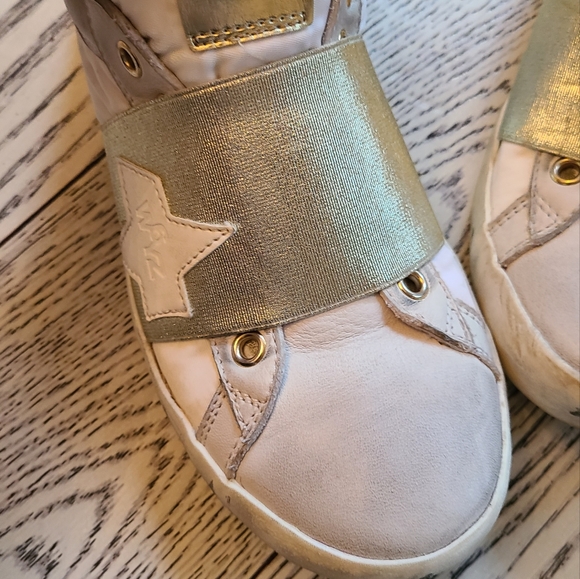 W6yz "worn out" style sneakers, size 6 - Picture 9 of 16